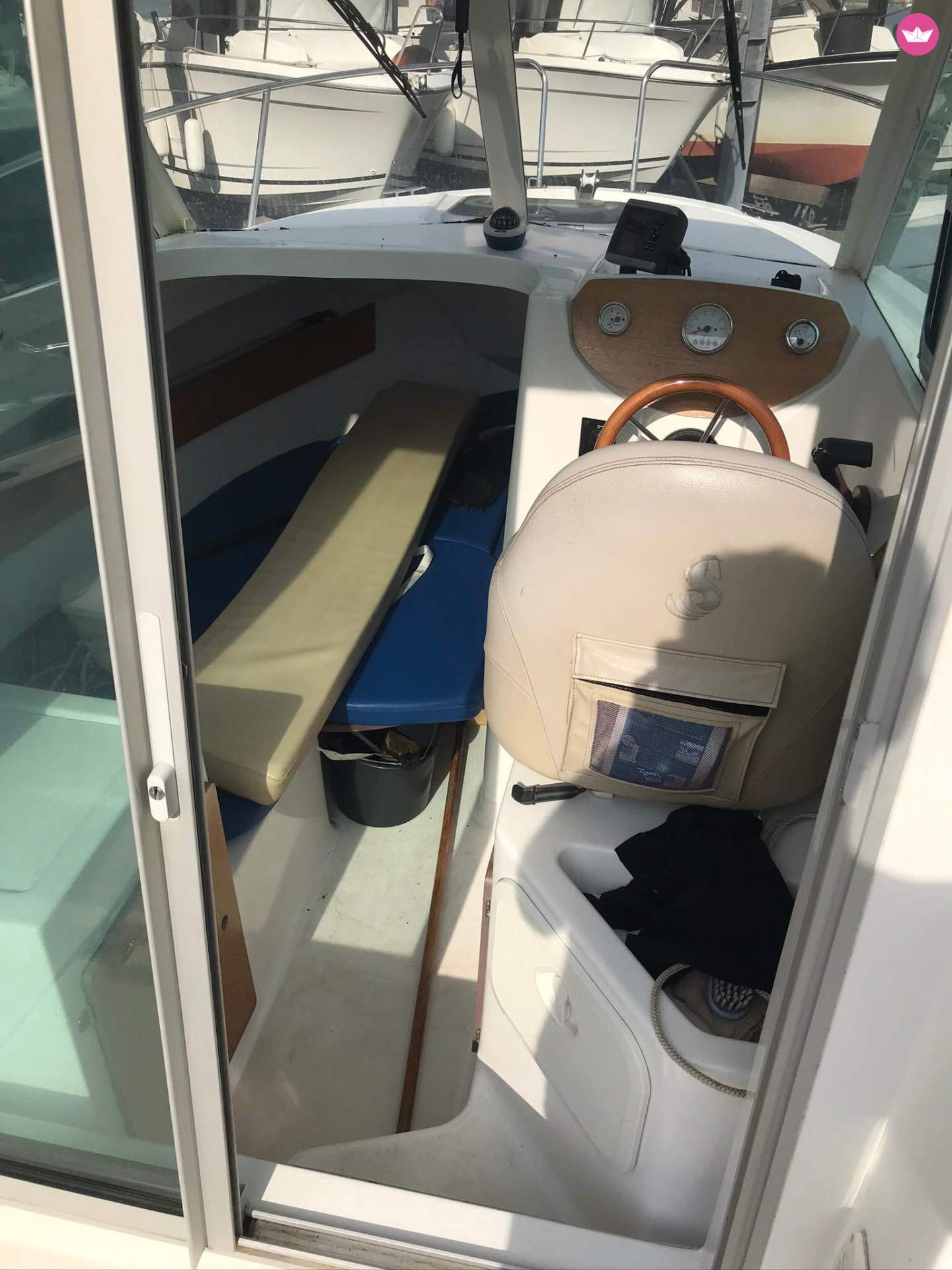 Bateau à moteur Beneteau Antares 650 115cv 5