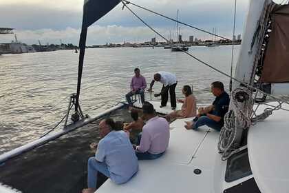 Navega con confort. Alquila precioso catamarán en Cartagena de Indias