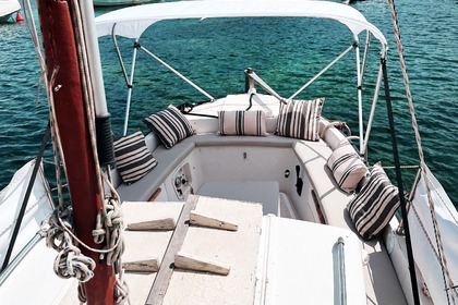 Explora el salvaje norte de Ibiza en un llaüt