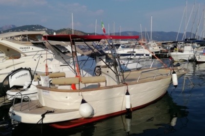 Amalfi Coast Tour - GOZZO MOTOR BOAT  27 FT