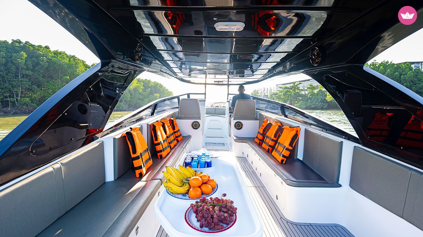 Bateau à moteur Custom Twin Engines 400cv 8