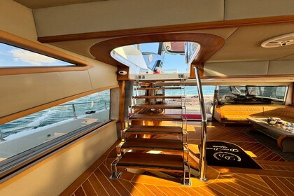 Bosphorus Yacht Tour: A Voyage Through Istanbul's Majesty