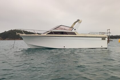 Hire Motorboat Jeanneau Skanes 650 Pinarellu