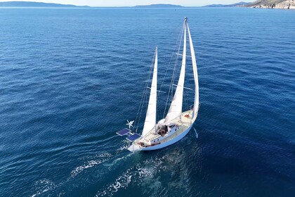 Hyra båt Segelbåt Uljanik Pula Ketch Hvar