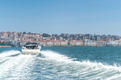 Alquiler de motora Bahía one 43