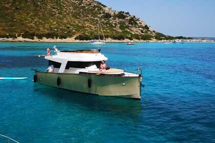 Charter Motorboat Artus yacht Artus 33 Villasimius