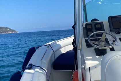 Charter Motorboat Robalo 26 Marciana Marina