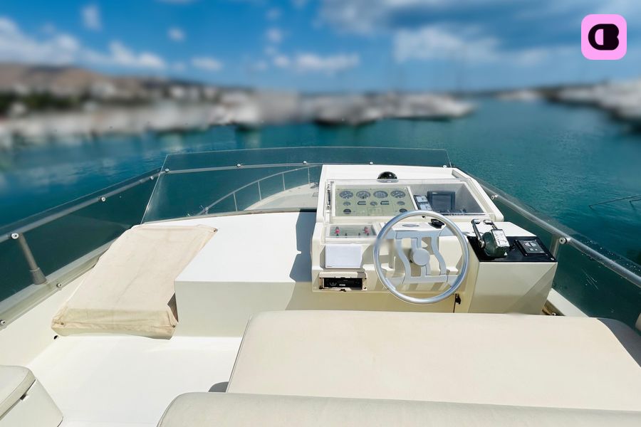 Bateau à moteur Ferretti 45 850cv 4