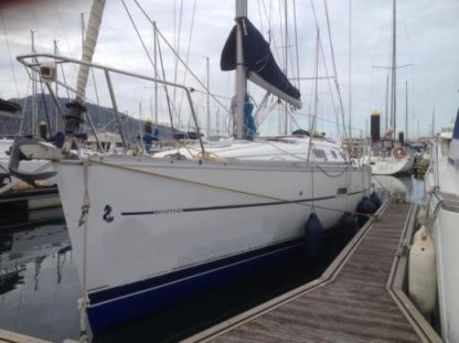 Charter Sailboat Beneteau Oceanis Clipper 323 Getxo