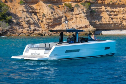 A GLAMOROUS APPEARANCE