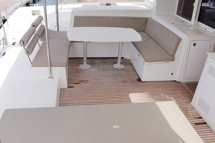 Hire Catamaran Lagoon-Bénéteau Lagoon 450 F - 4 + 2 cab. Tortola