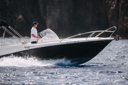 Alugue este iate para conhecer Menorca e suas prai