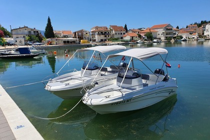Charter Motorboat Prince 560 Blace