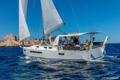 Charter Sailboat Jeanneau Sun Loft 47 Saint George's