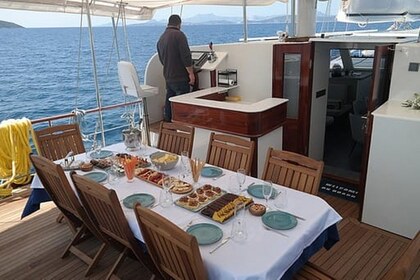 D420 Deluxury Gulet Yacht For 8 People