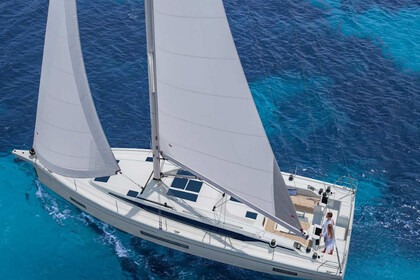 Hire Sailboat  Bavaria C46 Pula