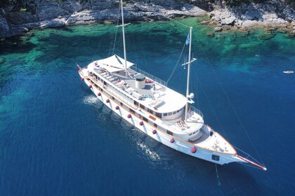 Charter Motor yacht Custom Made Bellezza Split