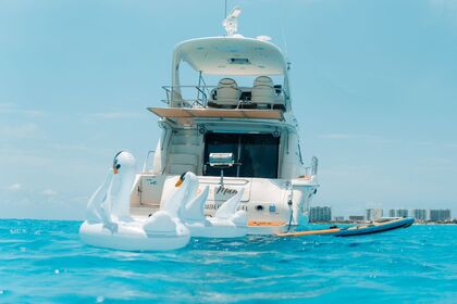 Hire Motorboat Sea Ray 52 Cancún