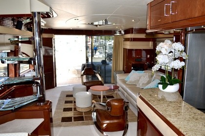 Marquis 69 luxurious Yacht