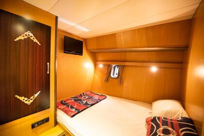 Custom built motor yacht special edition