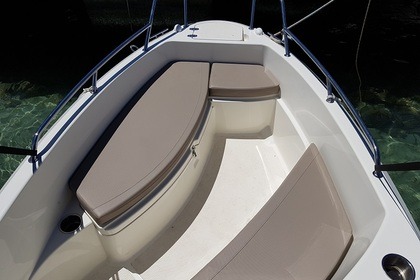 Without licence - B452 'Doris' - 4 people