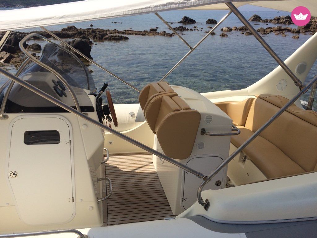 Zodiac Medline Iii à Porticcio à louer