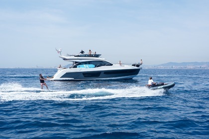 Alquila tu yate Azimut en Barcelona ¡Embárcate en este nuevo barco!