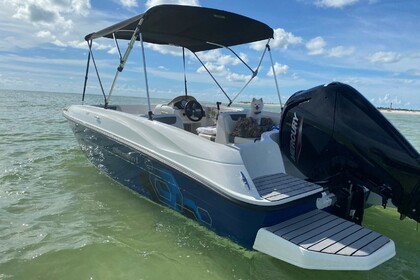 Charter Motorboat Bayliner E18 Clearwater Beach