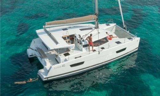 Fountaine Pajot Lucia 40