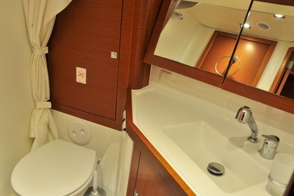 Location Voilier BENETEAU OCEANIS 45 Athènes