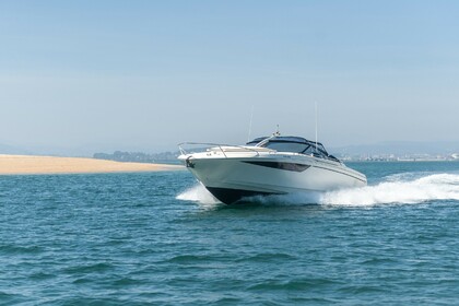 Alquiler de motora Bahía one 43