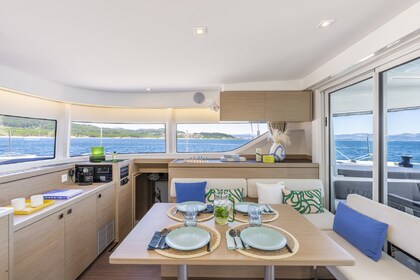 Location Catamaran Lagoon-Bénéteau Lagoon 43 - 4 + 2 cab. Trogir