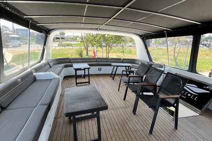 Premium Yacht Tours: Bosphorus and Islands Escape