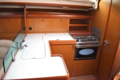 velero Jeanneau Sun Odyssey 42i en Barcelona