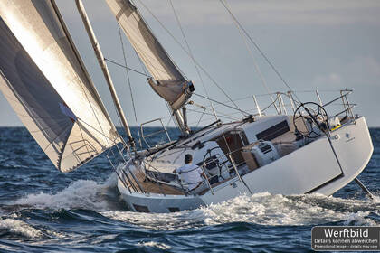 Charter Sailboat Jeanneau Sun Odyssey 440 - 3 cab. Palma de Mallorca