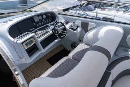 Noleggio Yacht a motore Sunseeker 55 Camargue Mazagón