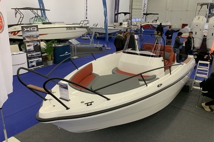 Rental Motorboat Polyester Yacht BPR 6 - 115 HP Lopar