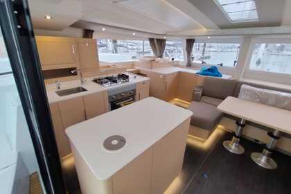 Verhuur Catamaran Fountaine Pajot Fountaine Pajot New 44 Quatuor - 4 + 2 cab. Trogir