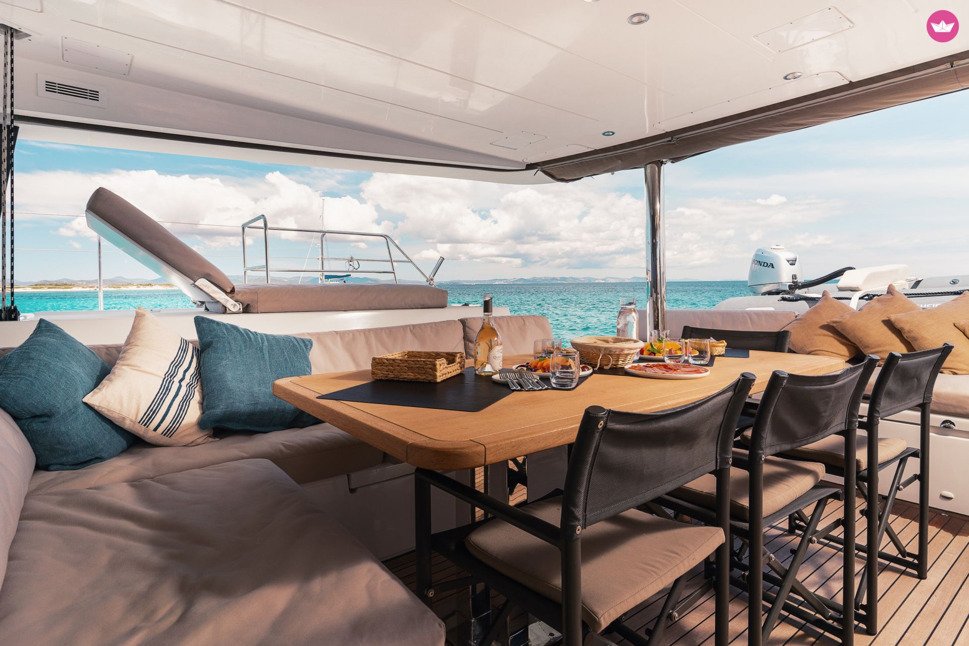 Catamaran Lagoon 560 FULL LUXE 17.97m 5