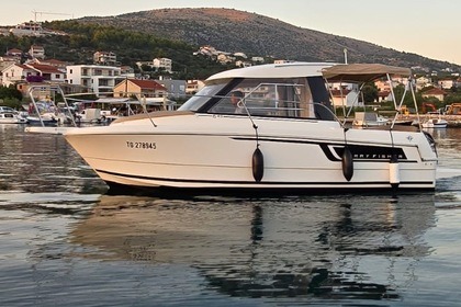 Location Bateau à moteur Jeanneau Merry Fisher 645 Trogir