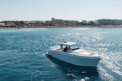 Experience Luxury and Safety Aboard the Mazu Yachts 42!