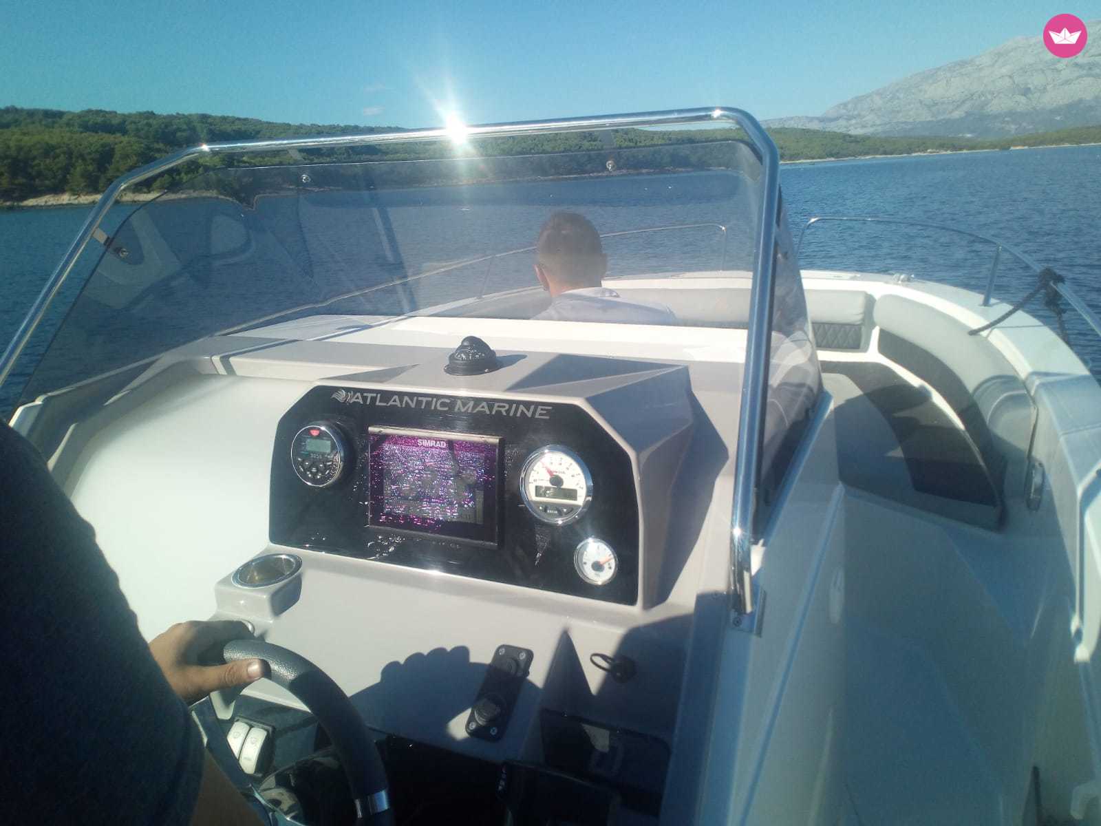 Bateau à moteur Atlantic Marine 750 open 250cv 8