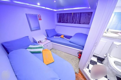 Hire Motor yacht Lagoon Lagoon 400 Sharm El-Sheikh