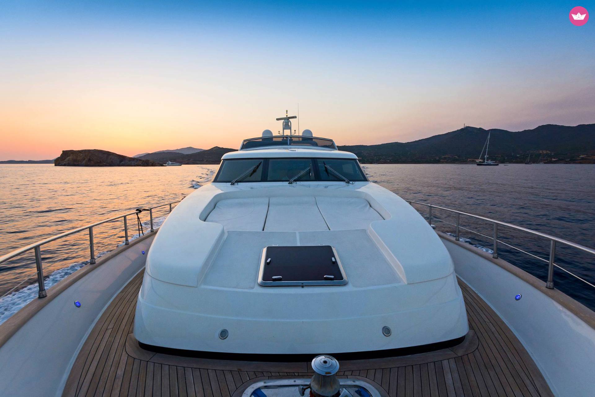 Charter Motorboat San Lorenzo 72 Athens