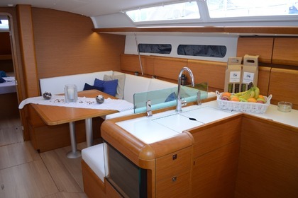 Jeanneau 419 - "Luka Ploče"