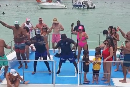 PREMIUM YACHT RENTAL:ALL INCLUSIVE CAPTAIN AND CREW