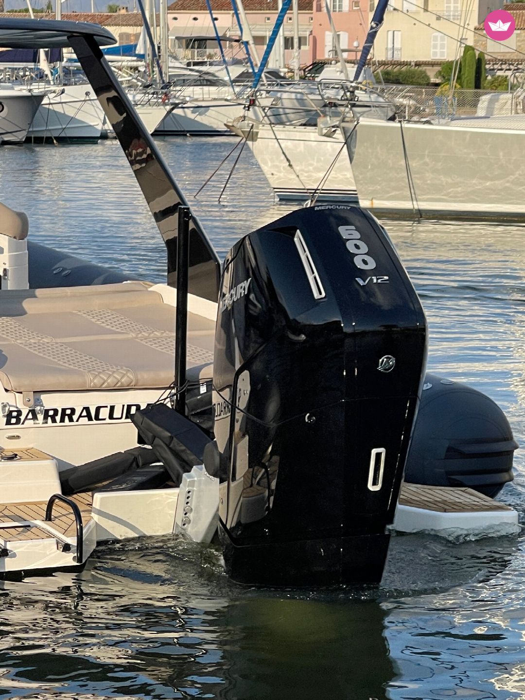 Semi-rigide Black 225cv 8
