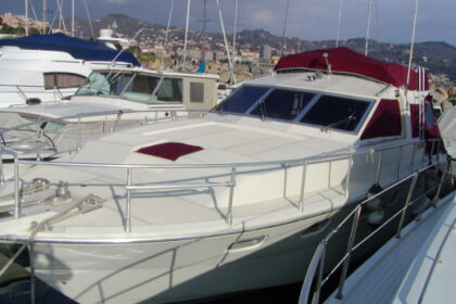 Hire Motor yacht Raffaelli Middle Fly Sesto Calende