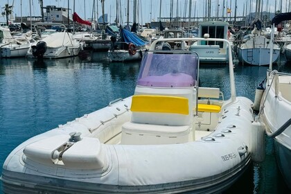 Fantástica embarcación semirigida EAGLE 600 con motor de 115 cv en el Port Olimpic