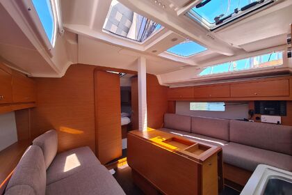 Hyra båt Segelbåt Dufour Yachts Dufour 37 - 3 cab. Zaton